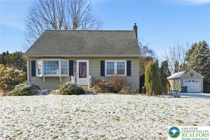 FRONT OF HOME EXTERIOR
