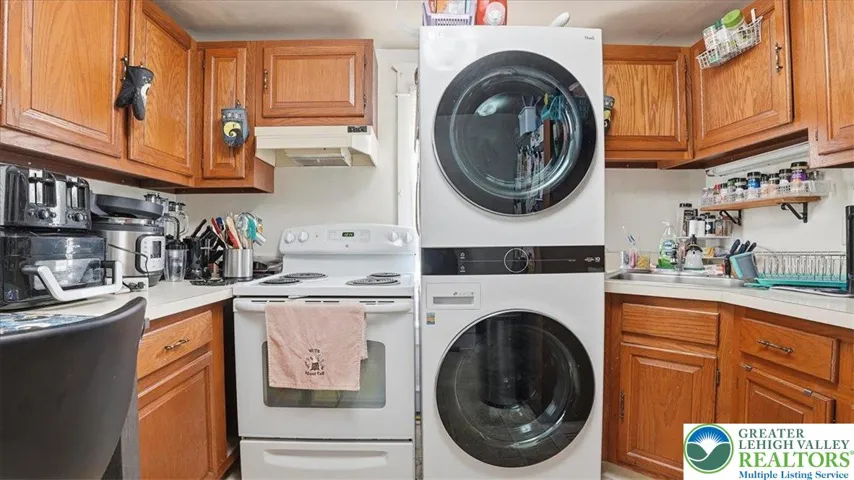 2nd floor kitchen