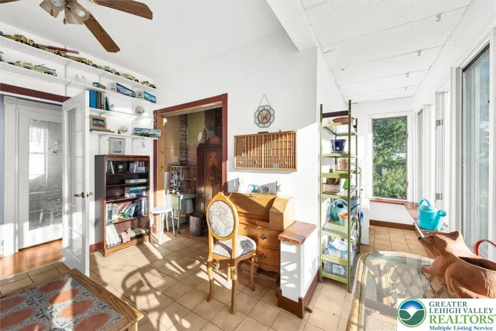 Sunroom or bedroom