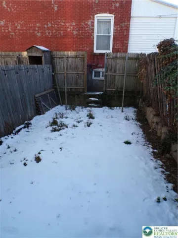 Fenced rear yard