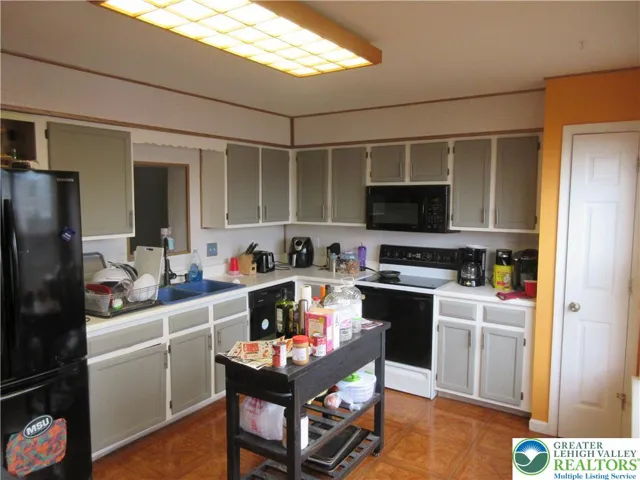 Eat in kitchen