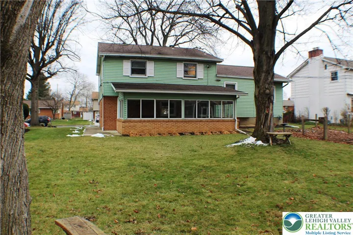 Nice back yard with view from the big sunroom