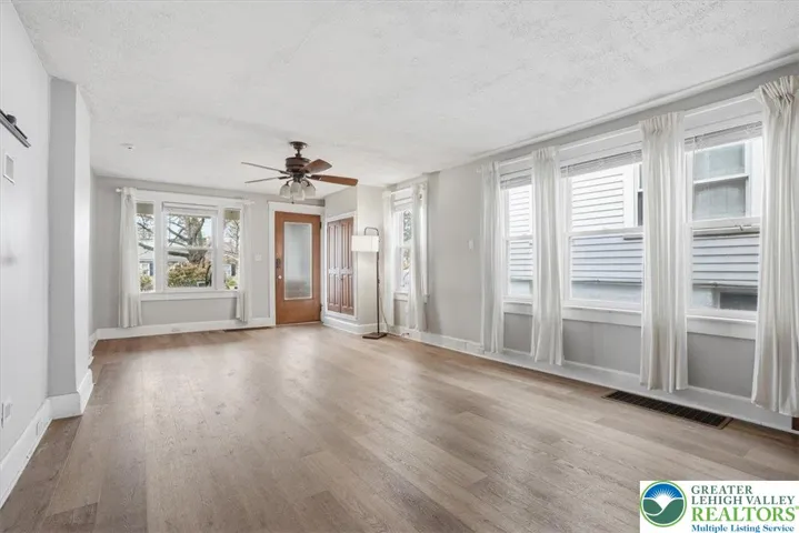 Living Room/Dining area