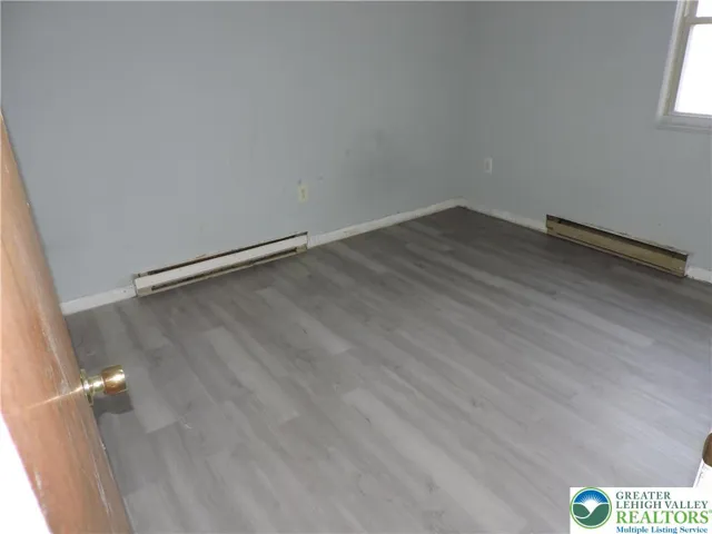 BEDROOM B