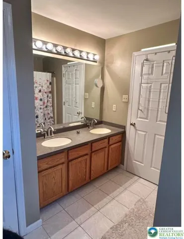 on-suite bathroom