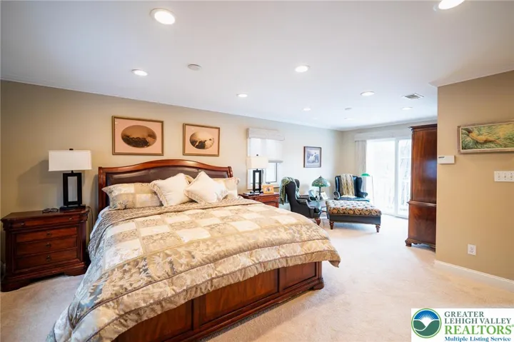 Master Suite w/sliding doors to balcony