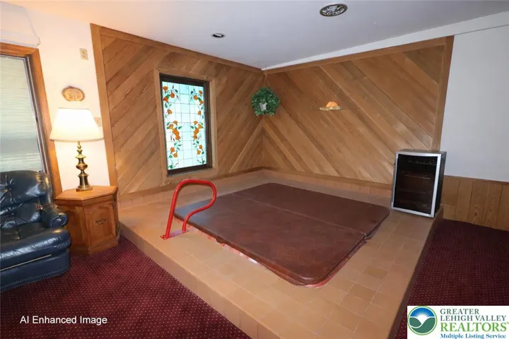 Family room 7 person hot tub