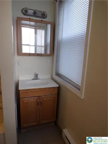 Full bathroom sink
