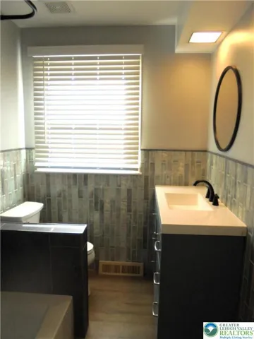 Hall Full Bathroom