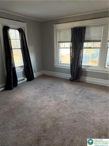 14 x 15 - Freshly painted bedroom