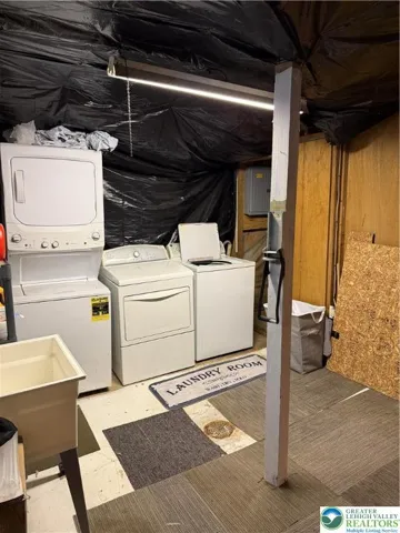 Laundry area ~ appliances inc
