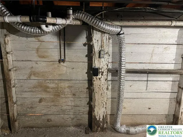 Laundry hookup in basement