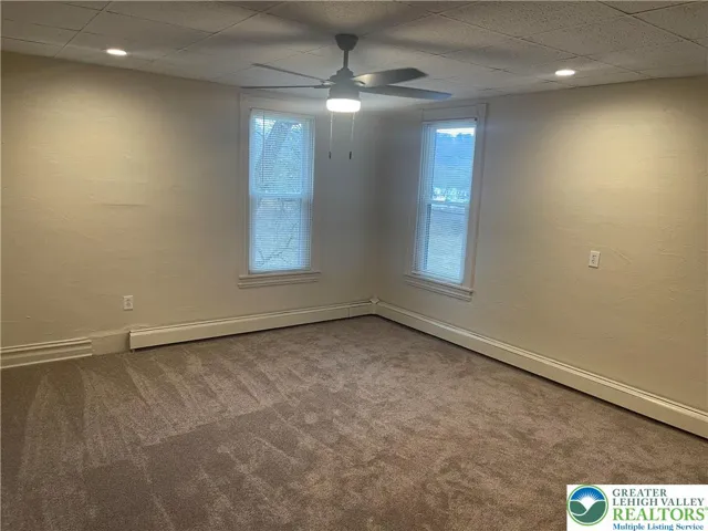 Primary/Rear bedroom