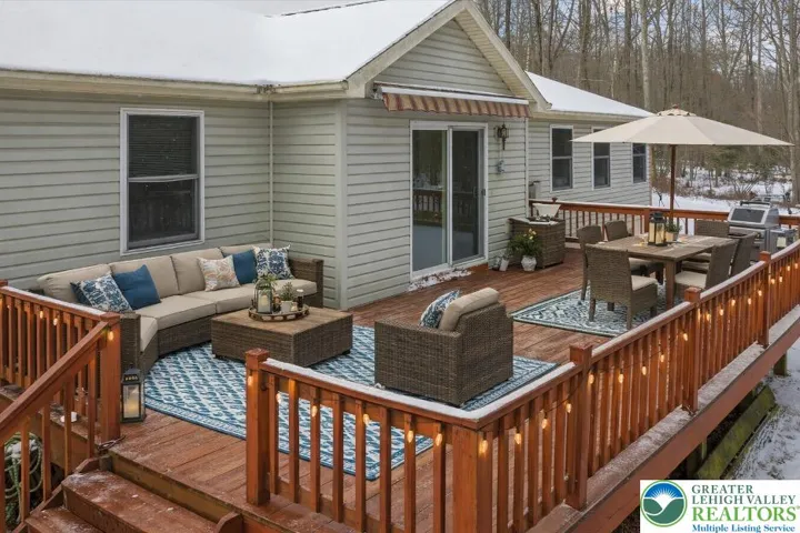 **virtually staged deck*