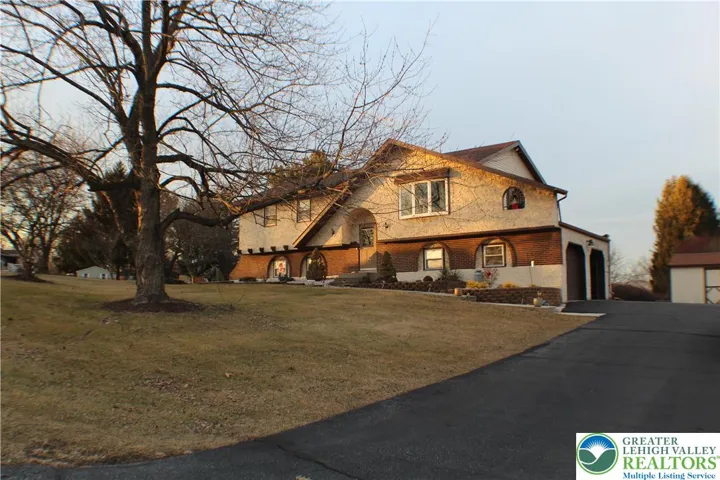 3 or 4 bedroom, 1.5 baths, Central A/C, Pellet Stove...