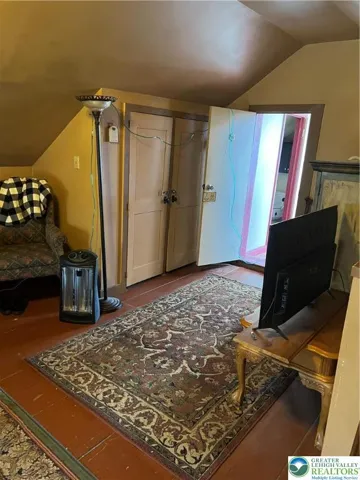 Upstairs Bedroom 1