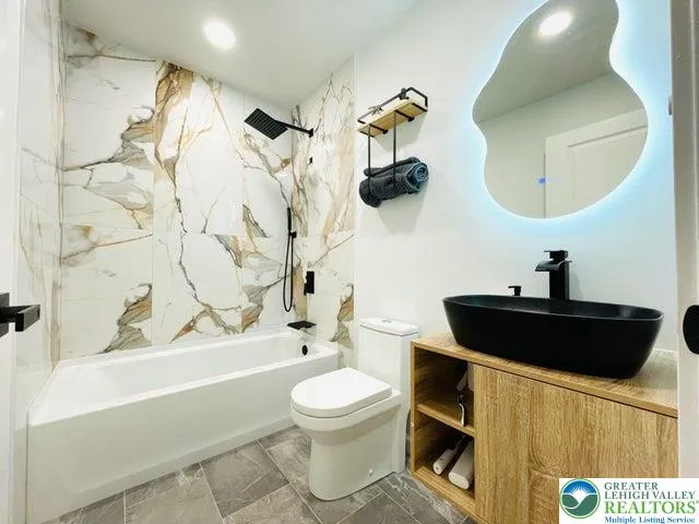 Fully renovated 1st floor bathroom
