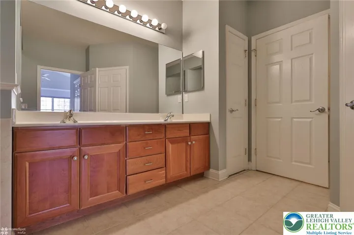 Primary bath