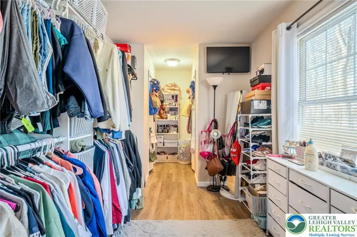Walk-in-Closet
