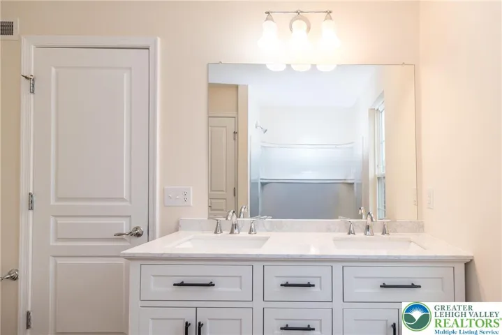 Dual Access Full Bathroom