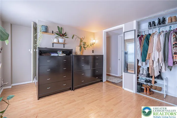 BEDROOM/DRESSING ROOM