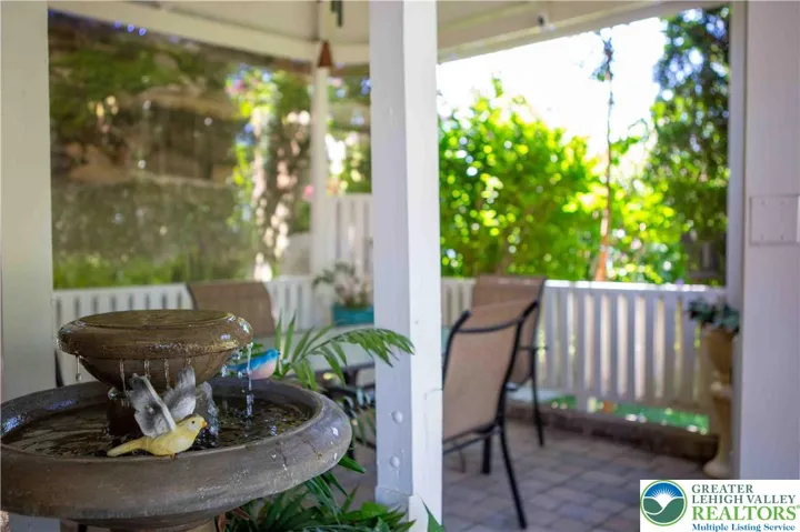 Space to enjoy the lush greenery...