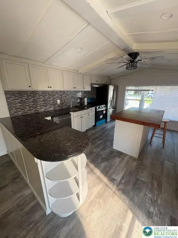 Eat In Kitchen