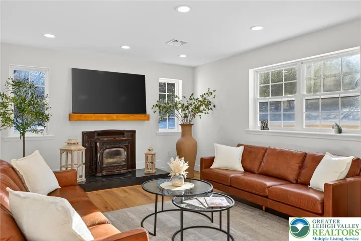 Family Room/ Fireplace