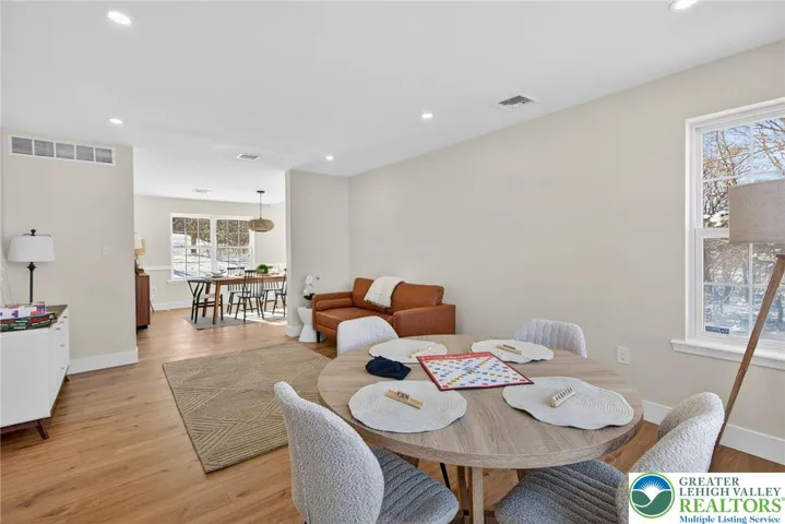 Living Room/ Dining Area