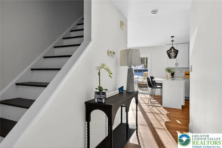 Entry/ Stairway
