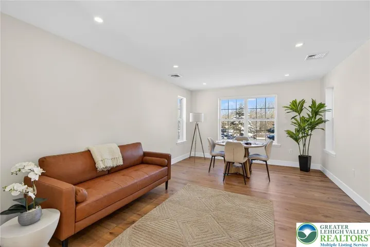 Living Room/ Dining Area