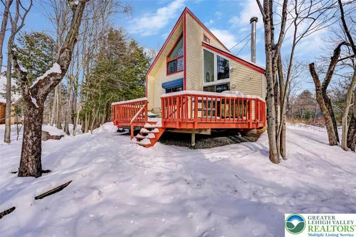 Pocono Lakefront Contemporary