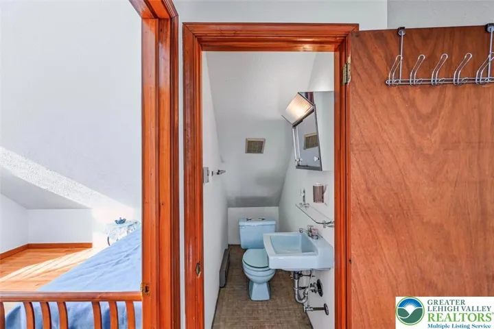 2nd Floor Powder Room
