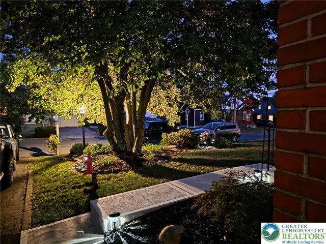 spring front walkway and yard