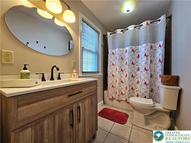 Full bath - new vanity