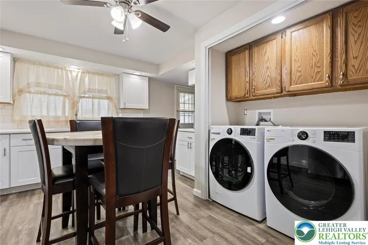 Kitchen with direct access to the rear deck
