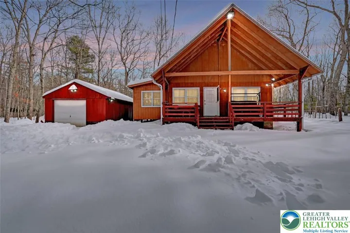 3620 Sequoia Dr - Pocono Chalet!