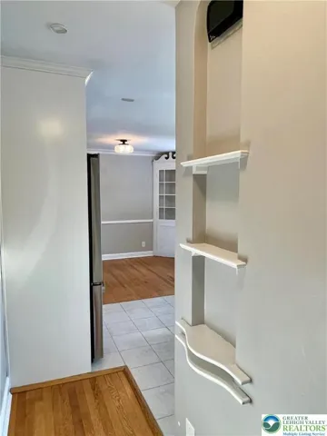 Hall to kitchen
