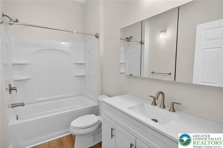 Full Bathroom