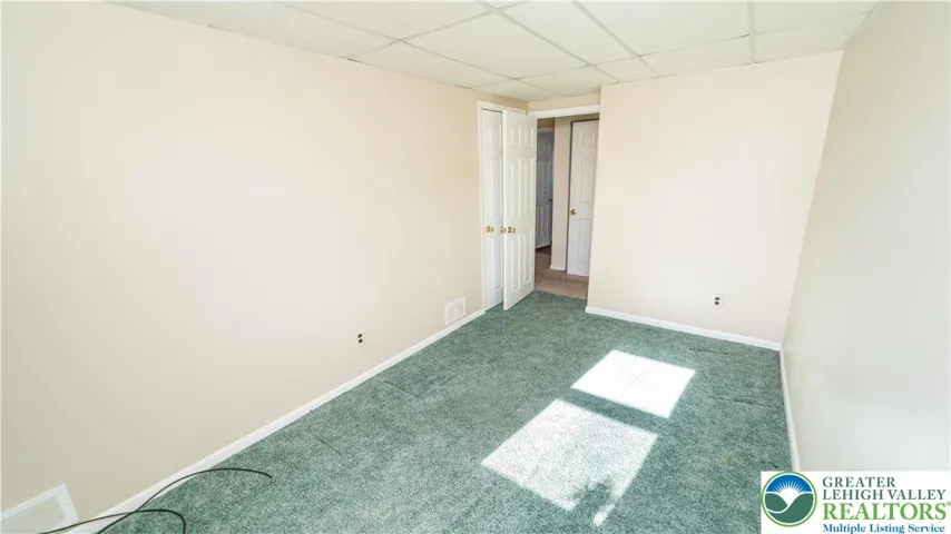 Bedroom 2 - view 2