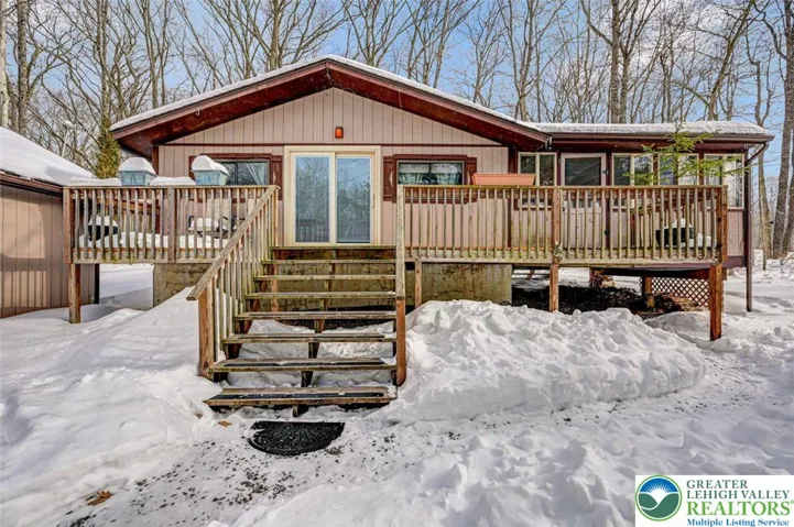 1543 Lake Ln - Pocono Investment Home!