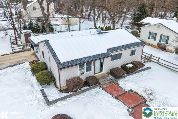 Lovely mid century ranch