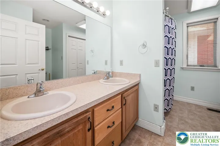 557 - Main Floor Unit