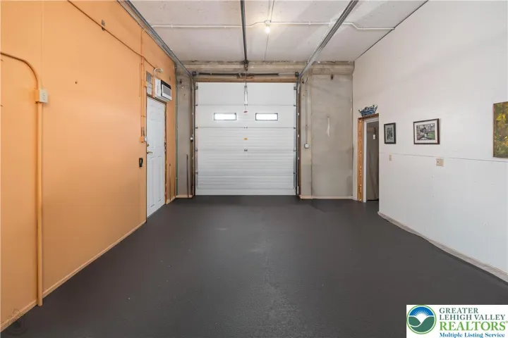 559 - 1 of 3 Garages - Possible uses:Gym/Art Studio/Craft area
