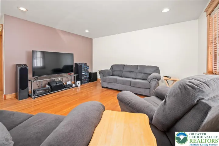 557 - Main Floor Unit