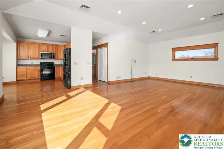 559 - Loft/Upper Level