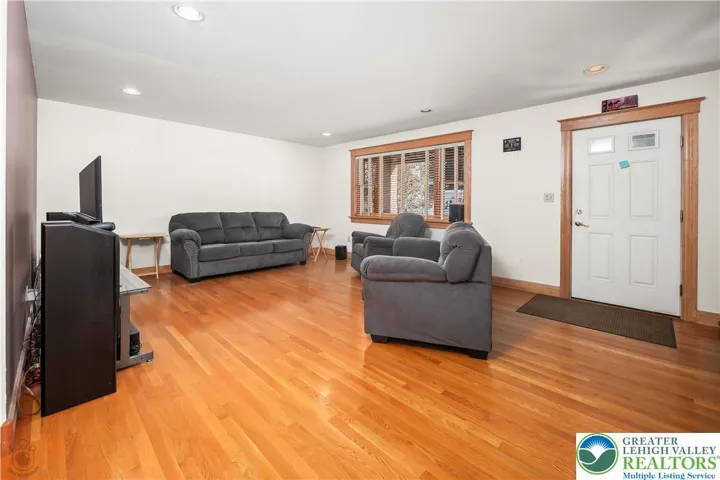 557 - Main Floor Unit