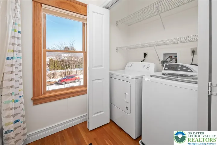 559 - Loft/Upper Level