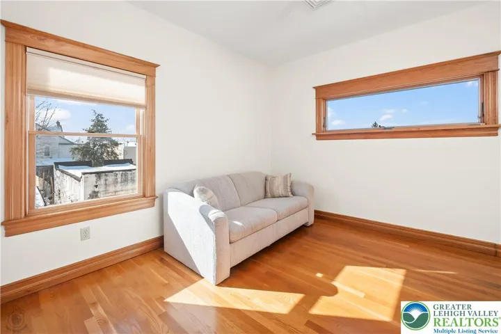 559 - Loft/Upper Level