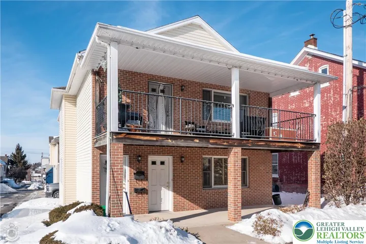 557 - Main Floor Unit - 25.6 x 8.1 Covered Patio